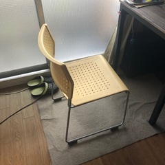 イエロー チェア の画像