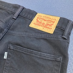 リーバイス　ブラックジーンズの画像
