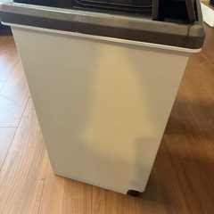 ゴミ箱の画像