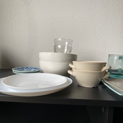 食器まとめ売りの画像