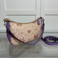 [コーチ] ショルダーバッグ teri purp 脇下バッグ バナナ 斜め掛けショルダーバッグの画像