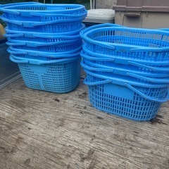 （お取引中）訳あり プラスチック手カゴ  の画像