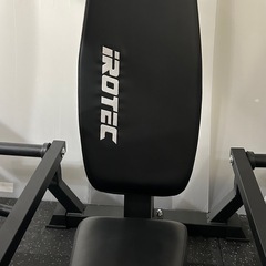 アイロテックIROTECプレートロードチェストプレスマシンの画像