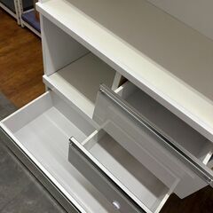 【リユ-スのサカイ広島石内店】ジモティ割！3枚扉食器棚/クリ-ニング済み/HG-7133/広島市 家具　佐伯区 家具　南区 家具　西区 家具　東区 家具　中区 家具　安佐南区 家具　安佐北区 家具　安芸区 家具　府中町 家具　海田町 家具　熊野町 家具　坂町 家具　廿日市市 家具の画像