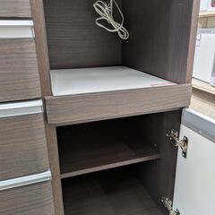 【在庫限り】 キッチンボード  NITORI ニトリ ダイニングボード レンジボード 食器棚 スモークガラス 開扉:ダークブラウンの画像