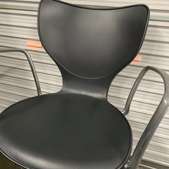店舗・出張買取実施中★キャスター付きチェアー　椅子　黒　ブラックの画像