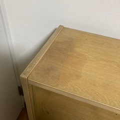 ガラス引き戸棚の画像