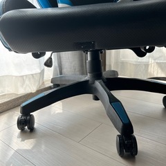 ゲーミングチェア　E-WINの画像