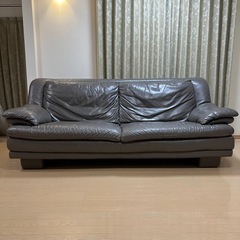 定価1,300,000 円　NATUZZI 3人がけソファの画像