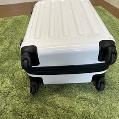 【リユース☆エコちょっぷ】【ホワイト】キャリーケース スーツケース ハードタイプ 4輪の画像