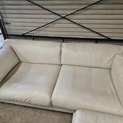 【リサイクルショップどりーむ天保山店】No.3656　five by five　本革カウチソファ　ホワイト　オットマン付き　美品です🎵の画像