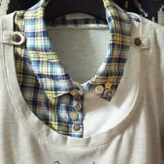 猫イラスト&ロゴ♪飾りボタンも可愛い♪【青チェック襟付き 半袖Ｔシャツ】Ｌサイズ(女児160位)♪通学トップス・プルオーバー♪グレーの画像