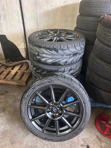 86 GTリミテッド　ブラックパッケージホイール　4本　タイヤ付き