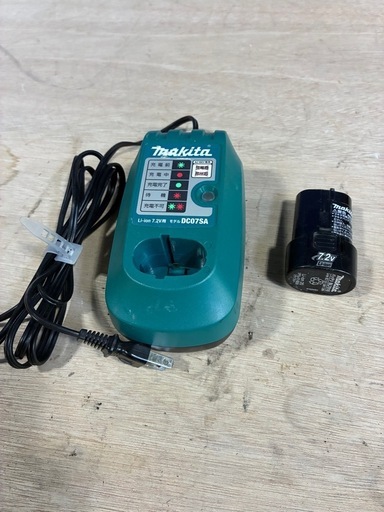 Makita DC07SA充電器と7.2Vバッテリーのセット