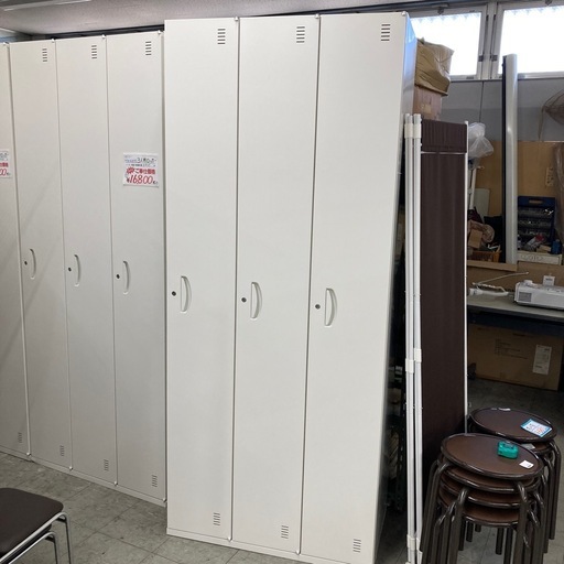 セイコー　クウォールRM5 3人用ロッカー　鍵付き