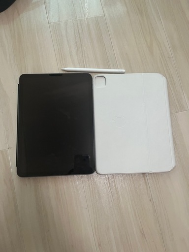 iPad Air 4とMagic KeyboardとApple Pencilのセット！