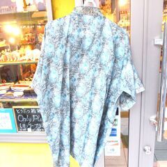 <未使用美品＞　アフリカで購入した半袖シャツの画像