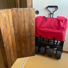 ⭐︎ キャンプなど　キャリー
ワゴン　手作りテーブル付きの画像