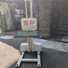 電気重量物持ち上げ機（リフター高さ８０センチまで可）送料込みなら50000円の画像