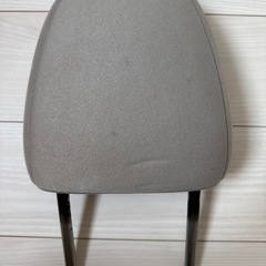 中古　ヘッドレスト　車の画像