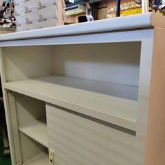 【愛品倶楽部柏店】収納付きハイカウンター 受付 鍵2本付 引き違い扉の画像