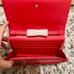 新品未使用　ルブタンお財布の画像
