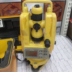 トプコン DT-20S セオドライト ケース破損有※閉まりません 現状品 中古品 三脚付 【ハンズクラフト宜野湾店】の画像