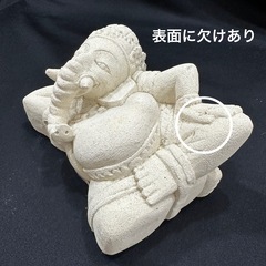 バリの石像ねそべりガネーシャの画像