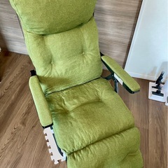 【取引中】折りたたみリクライニングチェア フットレスト付きの画像