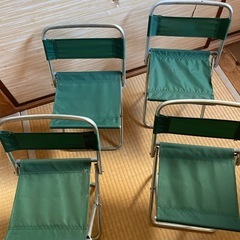 折りたたみ椅子　4つ　アウトドアの画像