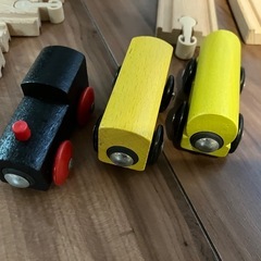 幼児向け　木のおもちゃ　２種類の画像