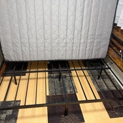 ベッドフレームの画像