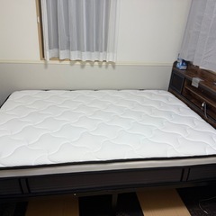 ベッドフレームの画像