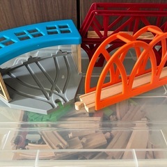 木製レール詰め合わせ
(トーマス・IKEA製など)の画像