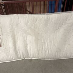 【格安】マットレス ニトリ セミダブル 両面式 白系 早い者勝ち 引取歓迎 配送OKの画像