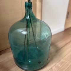 デミションボトル　アンティーク　花瓶の画像