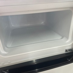 090902 ハイセンス小さめ2ドア冷蔵庫93L2020年製の画像