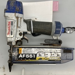 【中古】【店頭引取限定】MAKITA フィニッシュネイラ AF551 ブルー  高圧 22,000円の画像