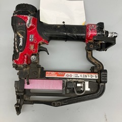 【中古】【店頭引取限定】MAKITA 高圧フロアタッカ AT450HA レッド ¥27,500の画像
