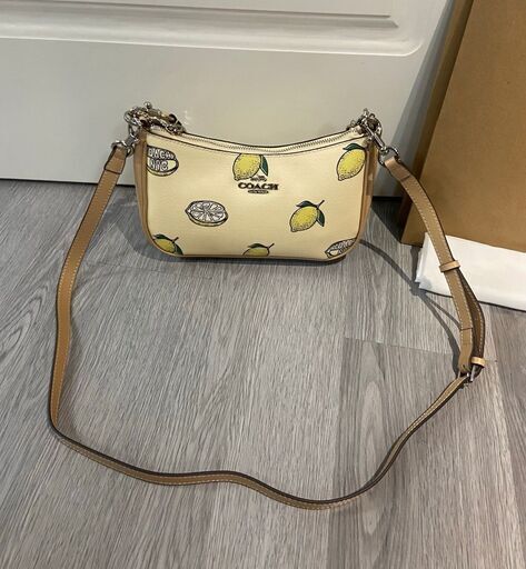 コーチ] レモン ショルダーバッグ teri 脇下 Yellow バッグ バナナ