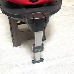 美品 britax ブリタックスレーマー 回転式 チャイルドシート 定価7万円以上 レッドカラー デュアルフィックス  最新安全基準 R129の画像