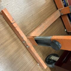 【中古】【動作OK】【店頭引取限定】　手動式昇降作業台　本体のみの画像