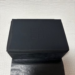 GIVENCHYの小物入れの画像