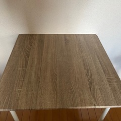 家具テーブルの画像