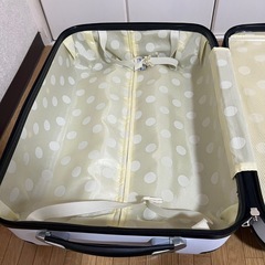 キャリーケース　ホワイト　Mサイズの画像