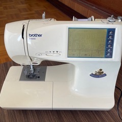 人気モデル🧵Brother  ミシン D-8000 EM9901 ミッキーマウスモデル 刺繍機能付き+ミシン糸🧵の画像