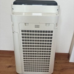 シャープ空気清浄機（加湿機能付き）の画像