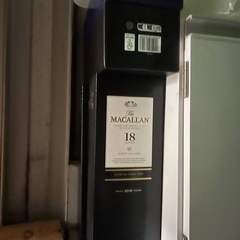 響（ひびき）、マッカラン12年・18年、山崎（やまざき）の空き瓶の画像