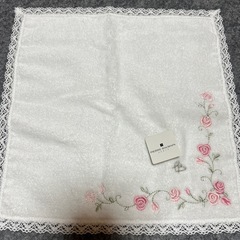 （新品未使用）ブランド　ハンカチ3枚セット
の画像