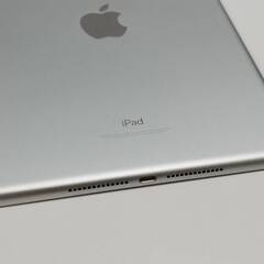 【良品】iPad 第5世代/Wi-Fi+Cellular/A1823/32GB〈MP1L2J/A〉の画像